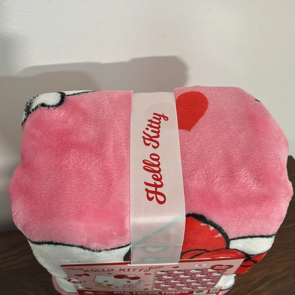 NWT- Sanrio- Hello Kitty- Pink Velvety Smooth- Silk Touch Throw Blanket 50x60